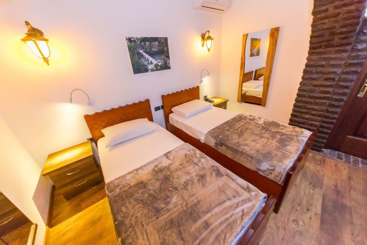 Heraklis Hotel Berat Eksteriør billede