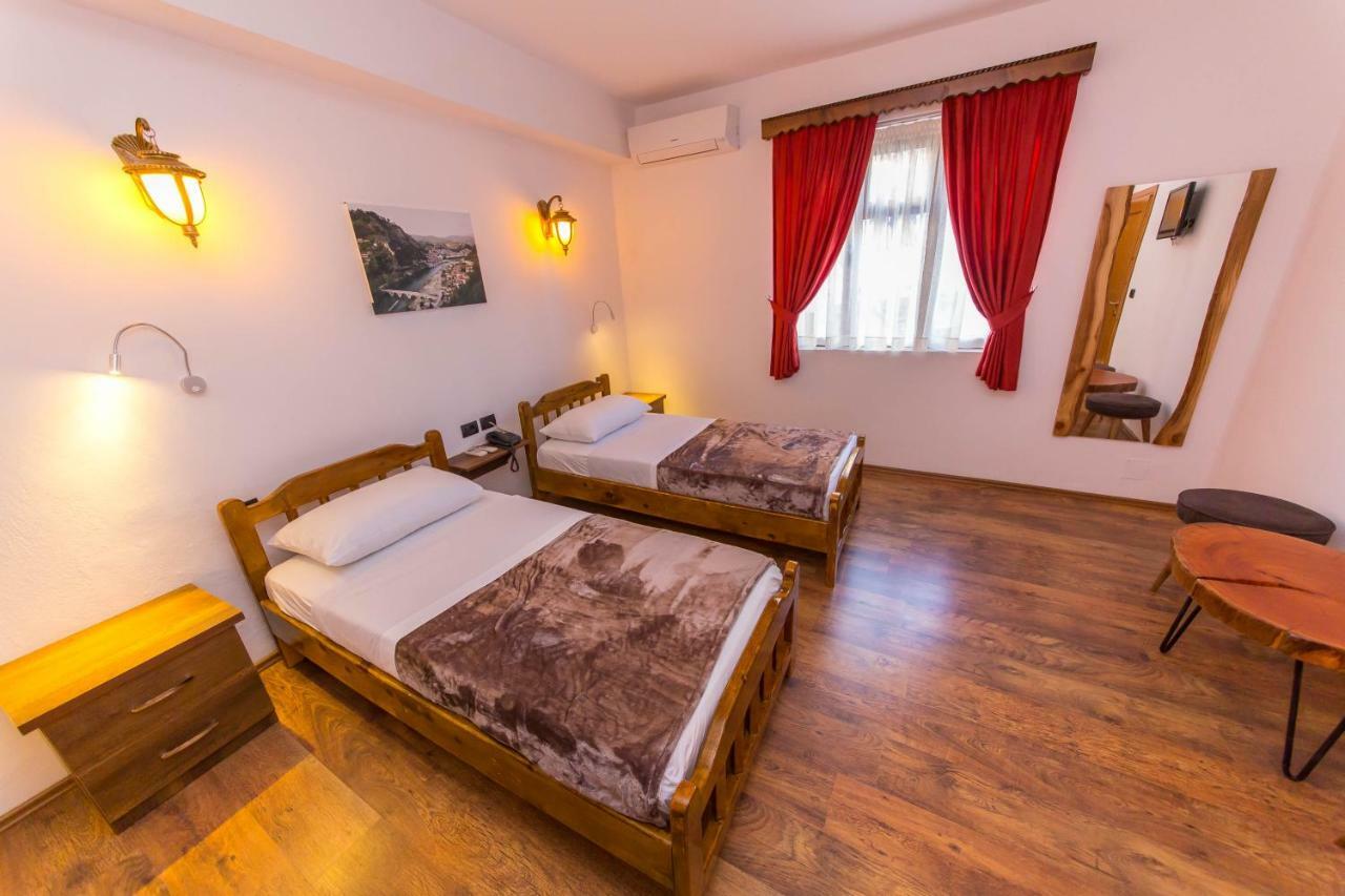 Heraklis Hotel Berat Eksteriør billede
